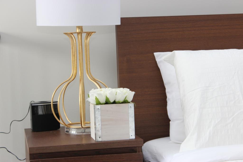 Atlas Suites- Furnished Apartments-College Street, Toronto Esterno foto